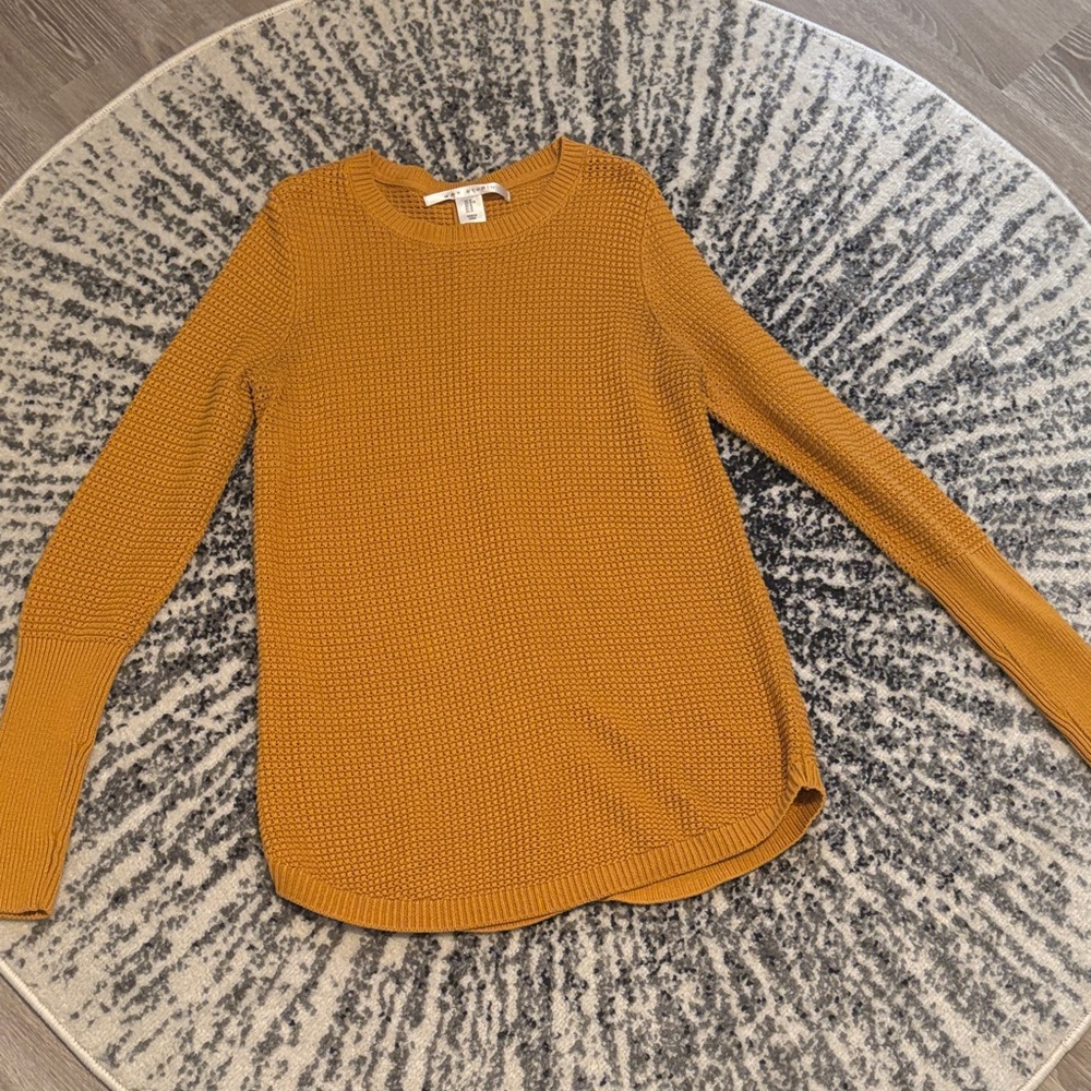 Mustard yellow sweater - Picture 3 of 5